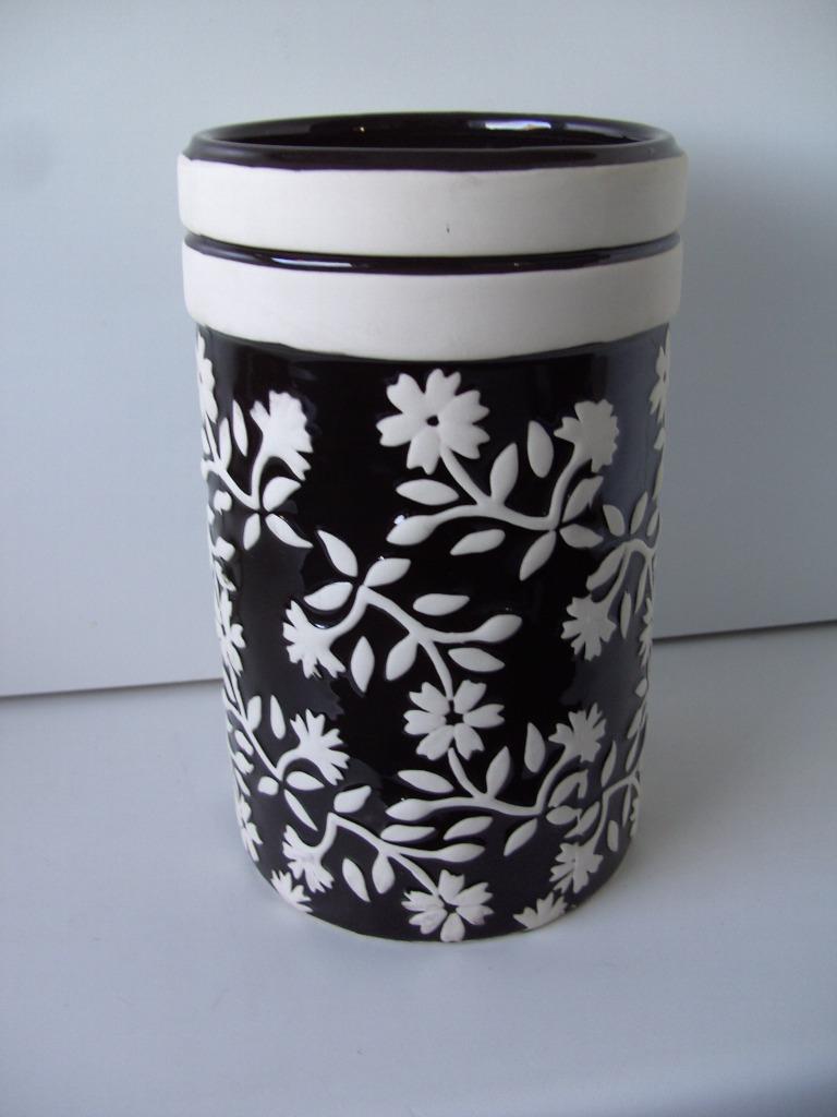 VAAS BLOEMPOT ZWART ECRU MET BLOEMEN 23 CM NIEUW, Huis en Inrichting, Ophalen of Verzenden, Nieuw, Zwart