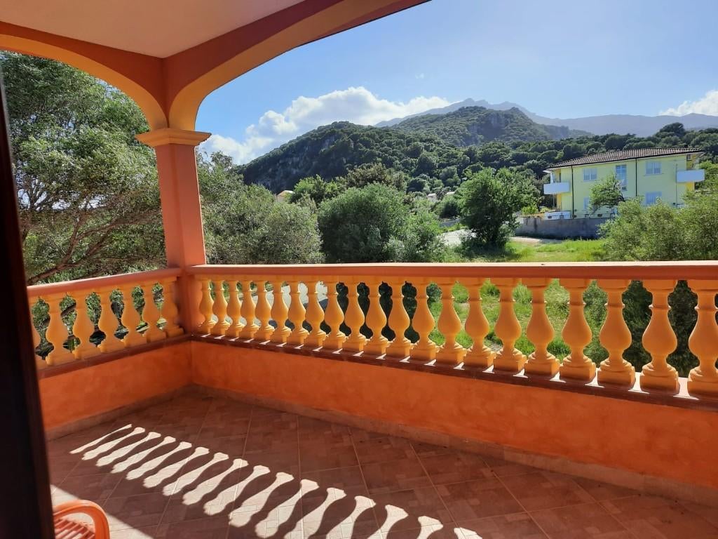 Vakantie appartement Sardinië 5 km van de zee, Sardinië, Dorp, 7 personen, Appartement