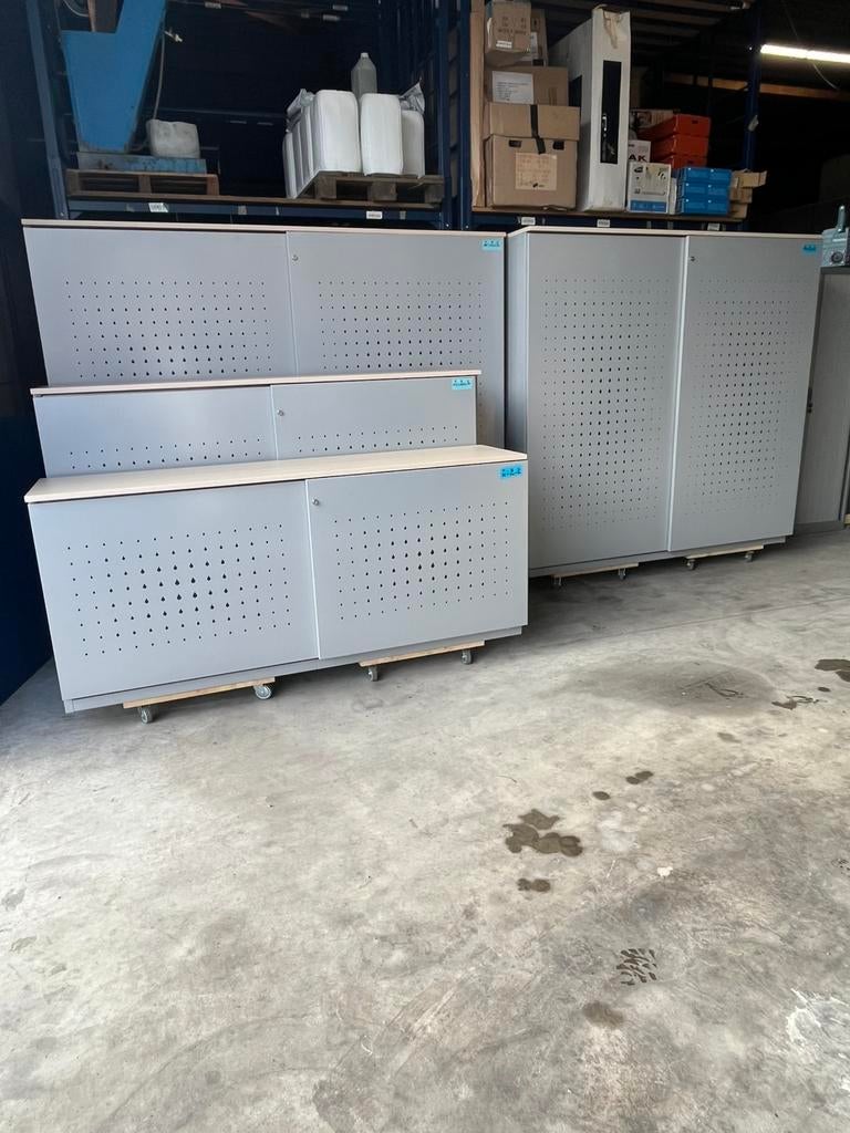 4 MATEN Schuifdeur /archief/Bureau kast, Tuin en Terras, Ophalen, Zo goed als nieuw