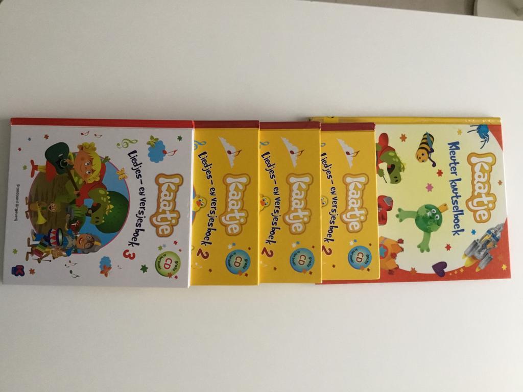 Knutsel , liedjes en versjes boeken, Ophalen of Verzenden, Zo goed als nieuw