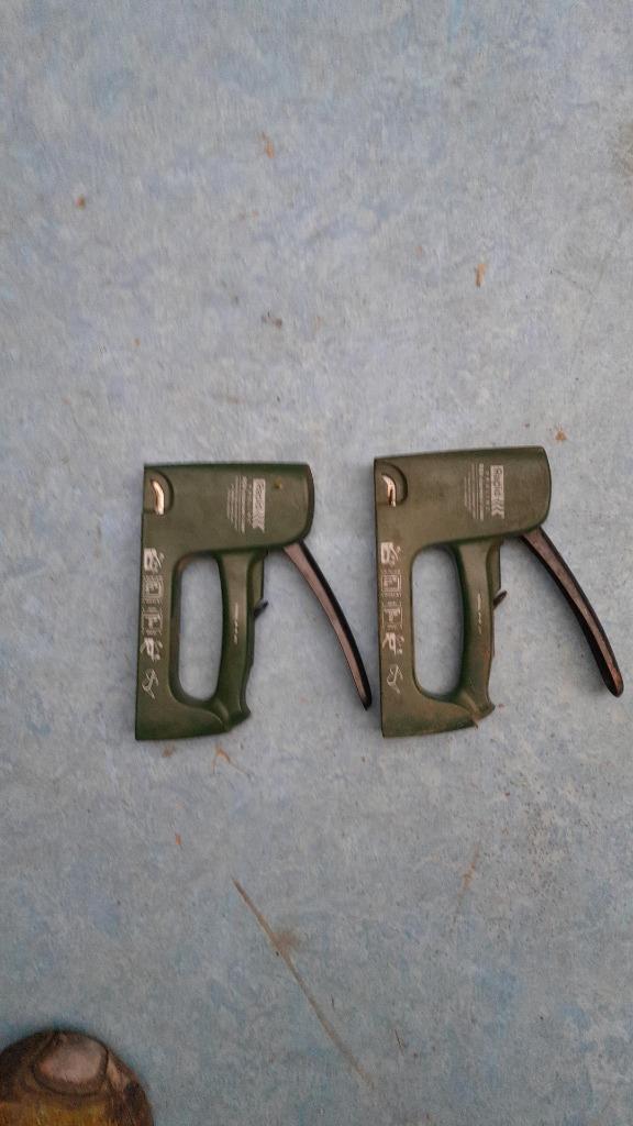 nietpistool of tacker voor hout, Enlèvement