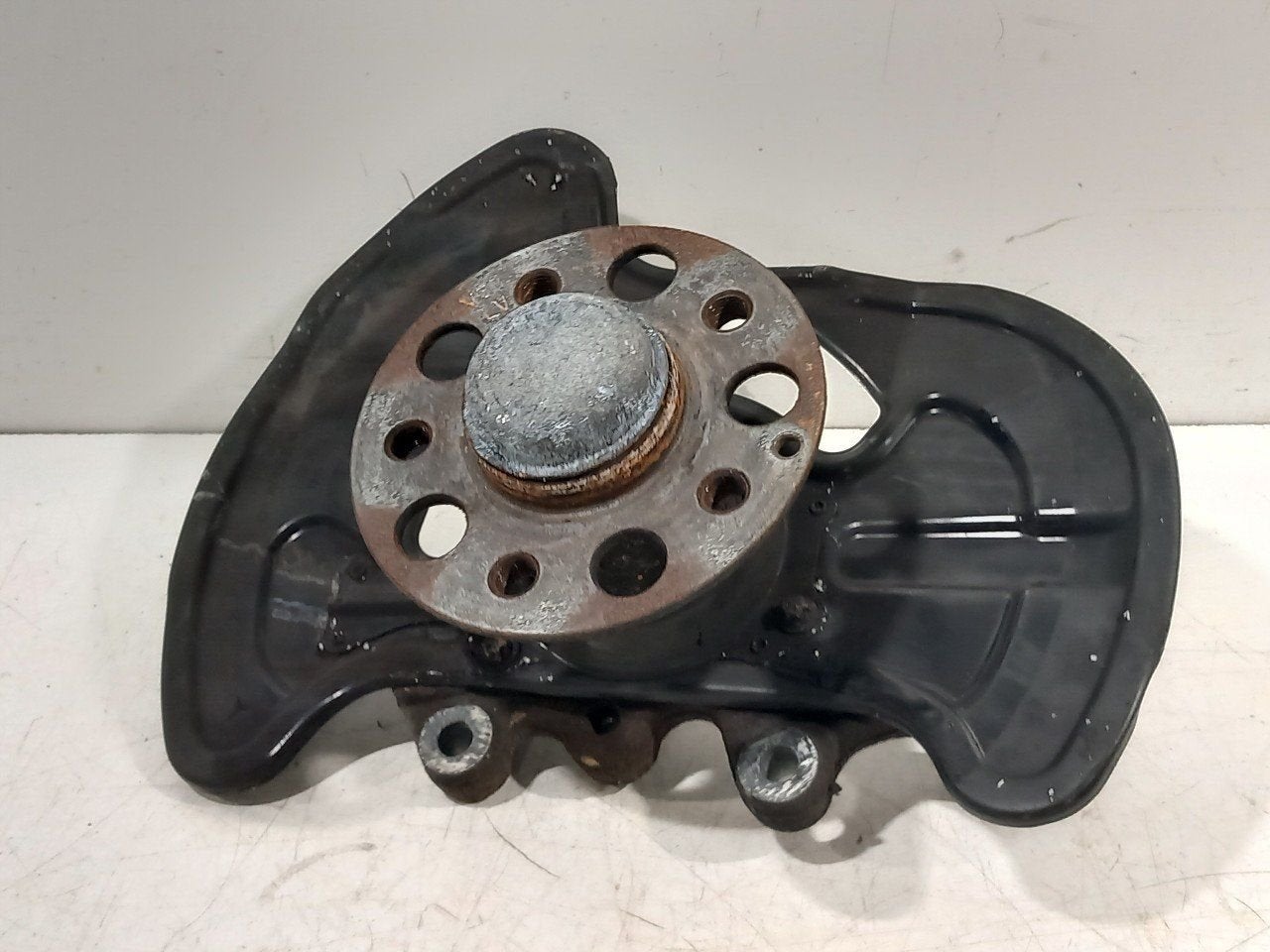 Wielnaaf links voor Mercedes-Benz E-Klasse, Onderdelen@venauto.nl, Van der Ven Autorecycling B.V., Gebruikt, Ettenseweg 76, 4706 PB Roosendaal, The Netherlands