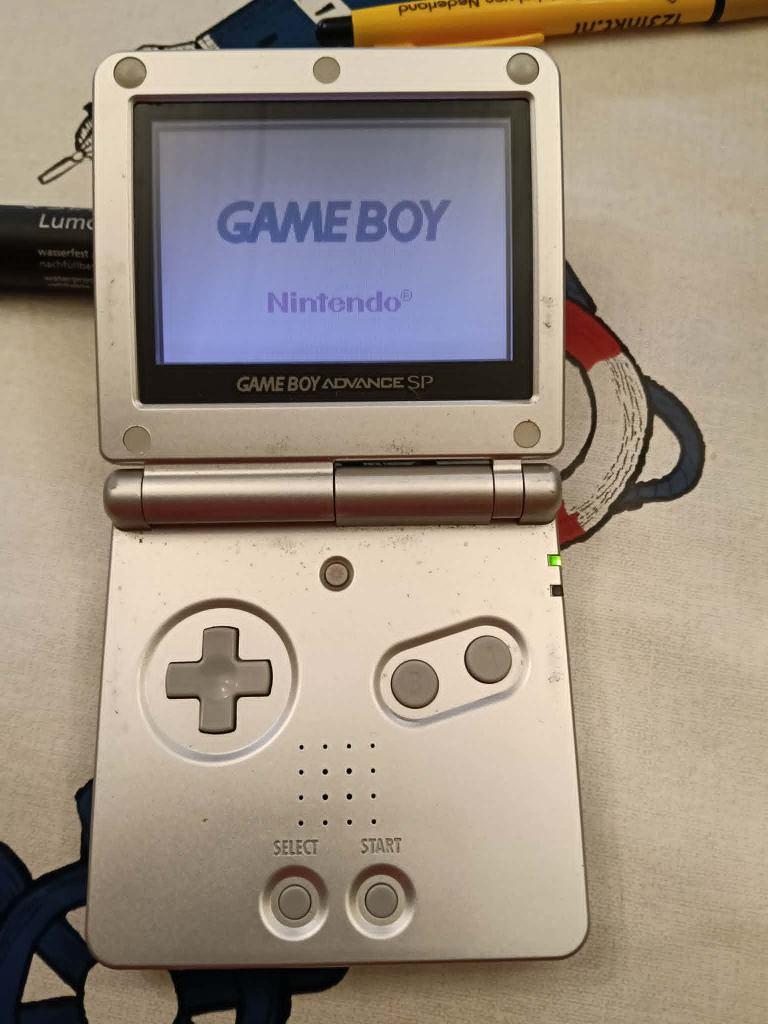 game boy advance 2002 met 9 spelletjes, Games en Spelcomputers, Ophalen, Gebruikt