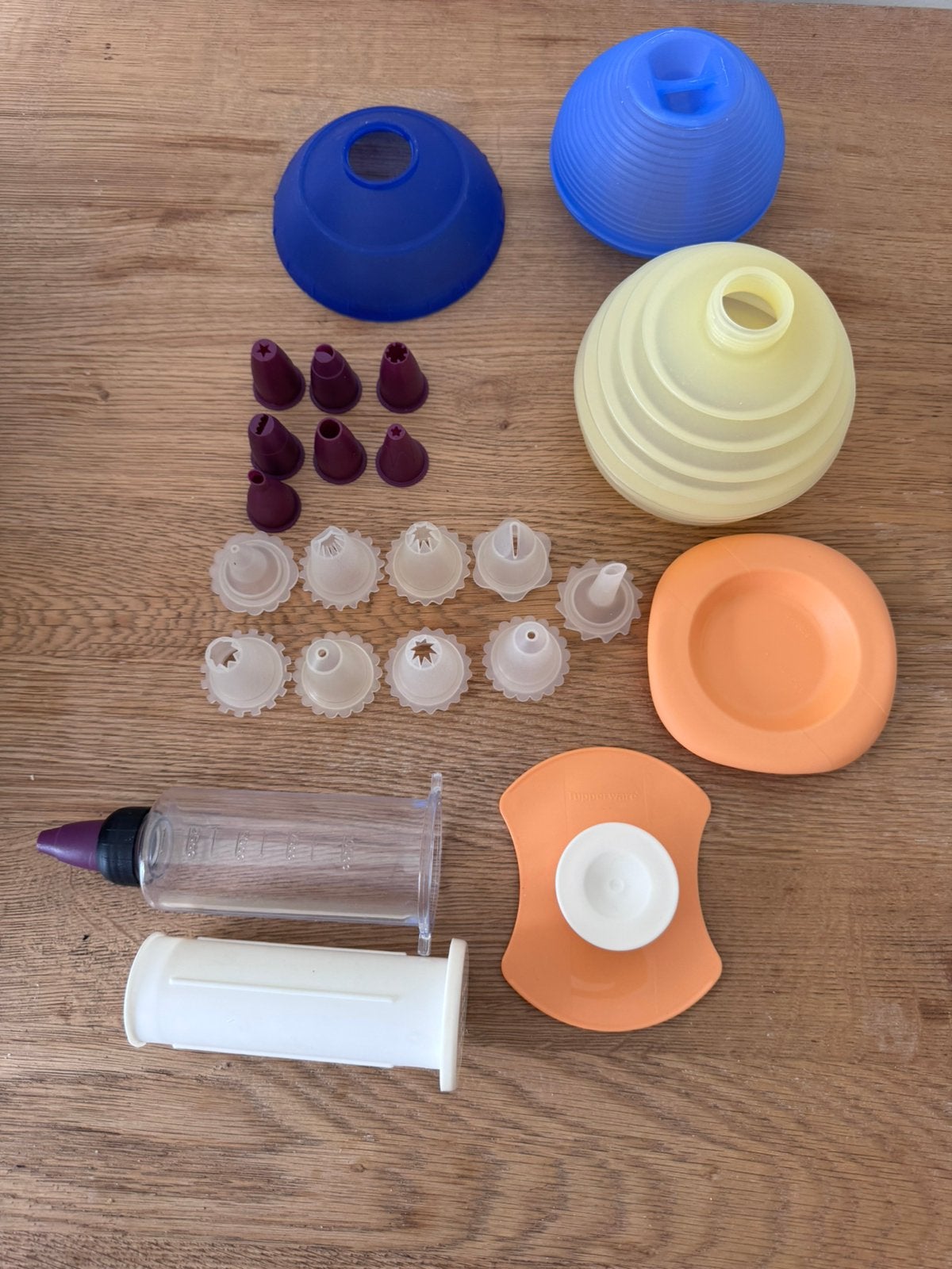 Spuit tupperware en toebehoren, Enlèvement ou Envoi, Comme neuf, Cupcakes, Forme de service