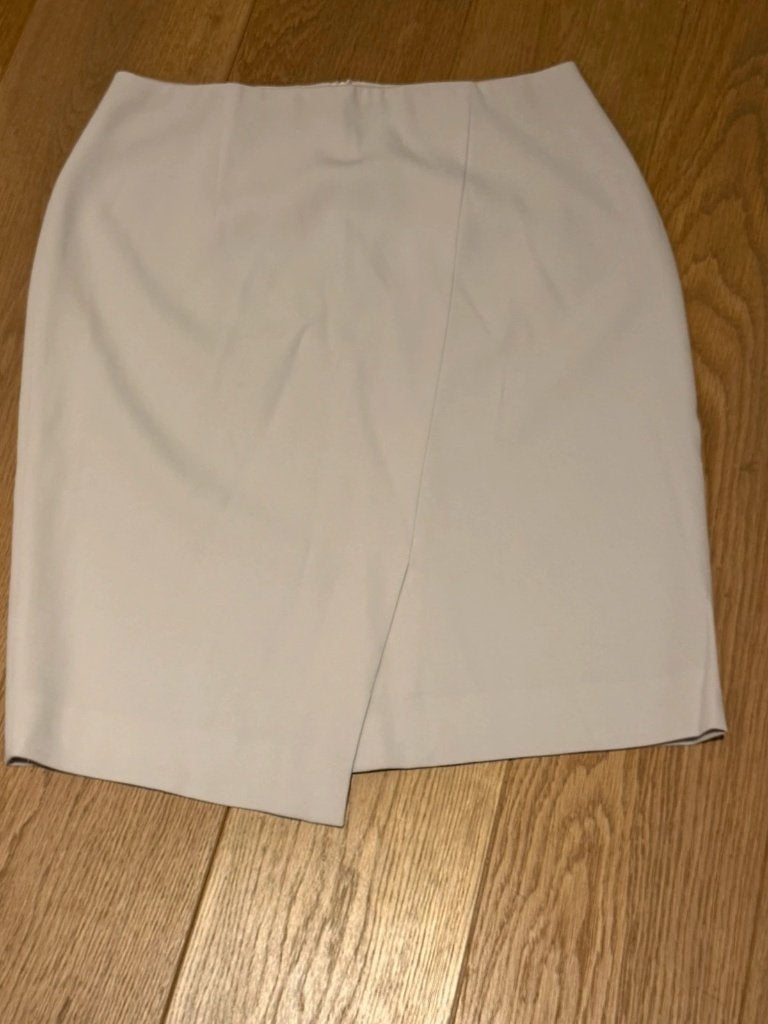 Jupe crayon asymétrique Paule Ka T42 écru blanc cassé, Vêtements | Femmes, Taille 42/44 (L), Beige, Comme neuf, Longueur genou