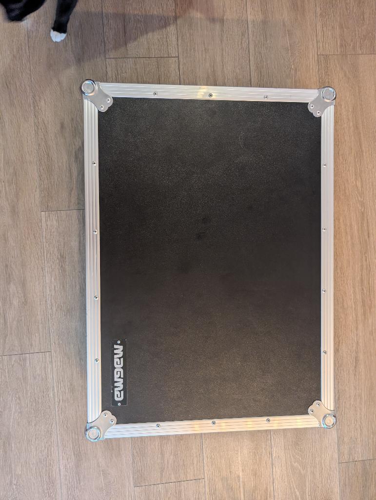 Denon Prime 4 + caisse Magma + cover, Musique & Instruments, DJ sets & Platines, Comme neuf, DJ-Set, Denon, Enlèvement