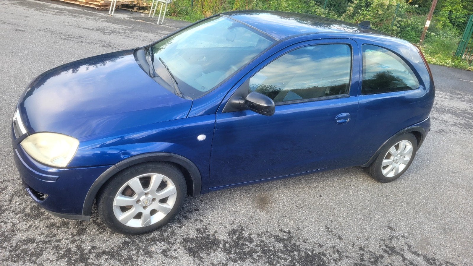OPEL CORSA 05+1.0ES+AIRCO+CT VIÈRGE+FEUILLE ROSE À 1499EU, Auto's, Opel, 41 kW, Bedrijf, 1000 cc, Euro 4