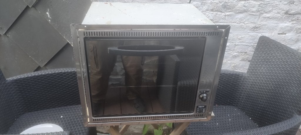 FOUR A GAZ (bonbonne) POUR CAMPING CAR ,CARRAVANE,MOBILHOME, Caravans en Kamperen, Kampeeraccessoires, Ophalen, Zo goed als nieuw