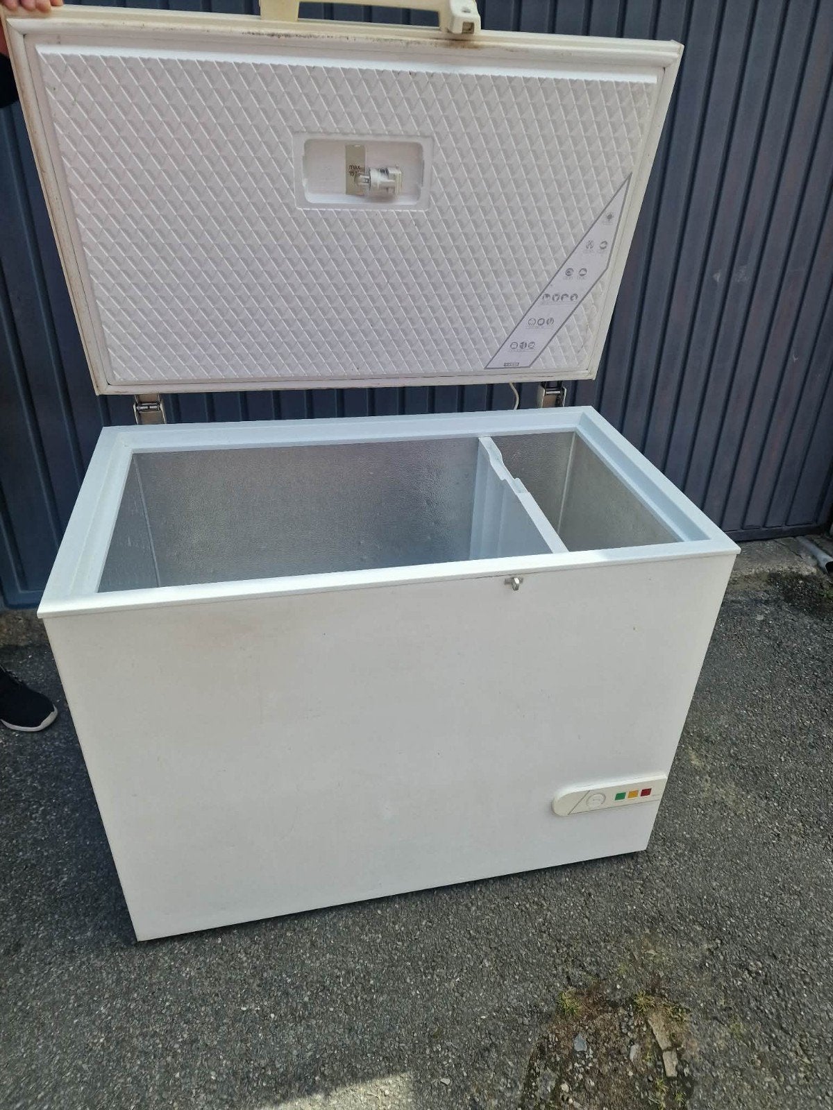Congélateur bahut 300 litre frigor fonctionne bien, Electroménager, Congélateur, 90 cm ou plus, 85 à 120 cm, Utilisé