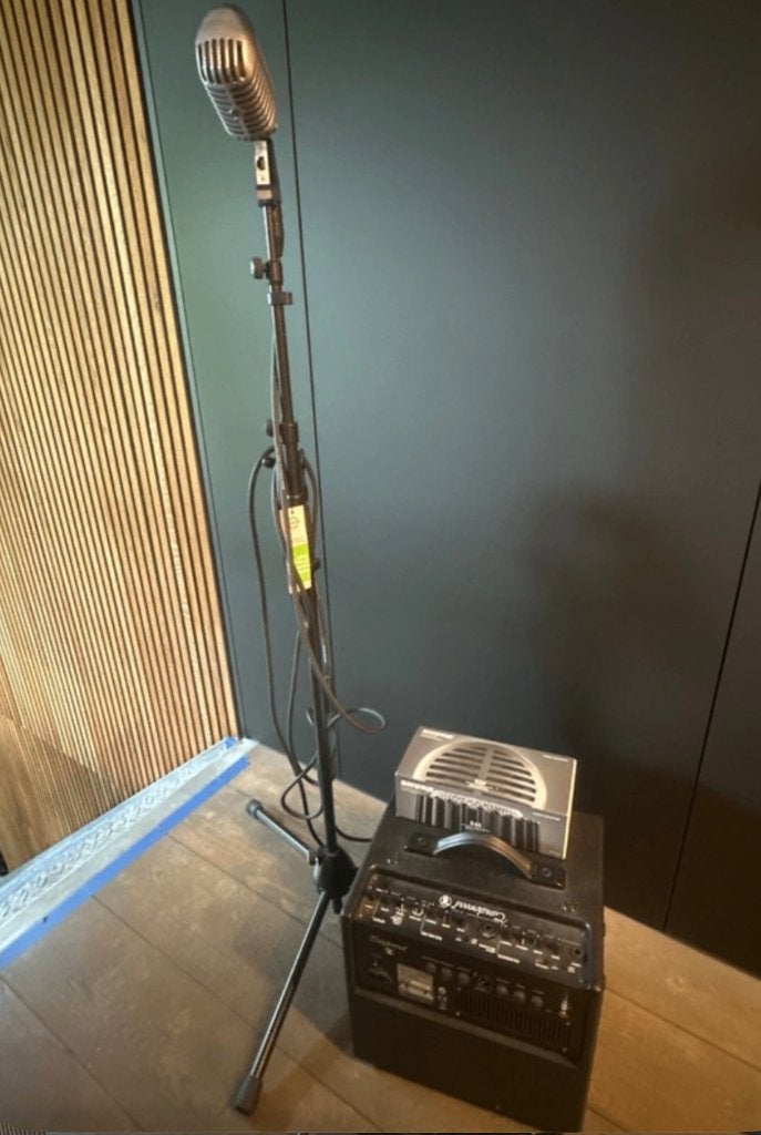 Microphone with speaker, TV, Hi-fi & Vidéo, Appareils professionnels, Enlèvement, Comme neuf, Audio