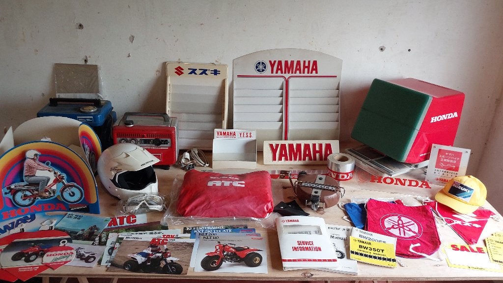 Publicité ancienne pour Honda Yamaha Suzuki Kawasaki, Enlèvement