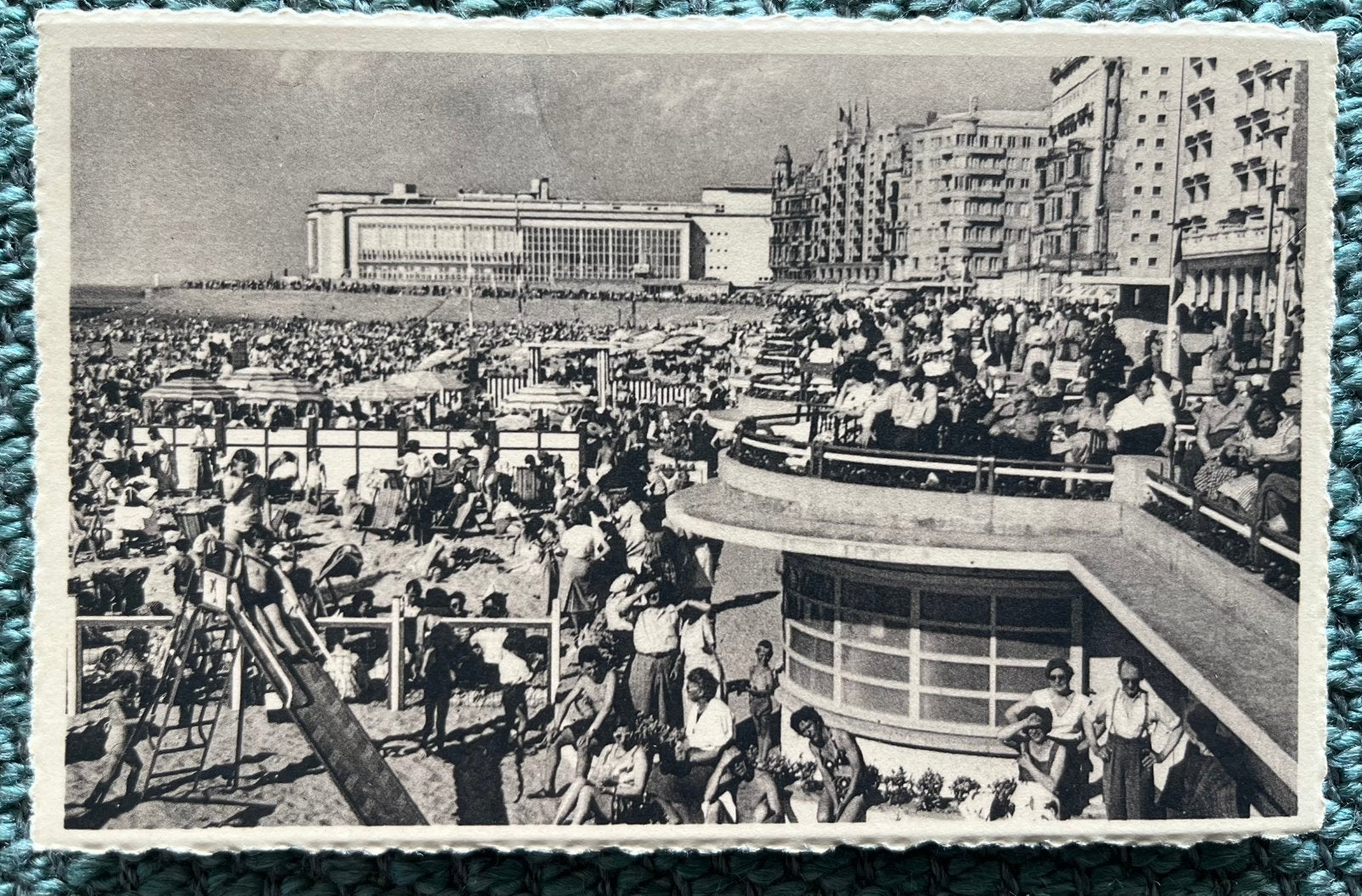 Carte postale vintage de la plage et du Kursaal Thill 284, Enlèvement ou Envoi, 1940 à 1960, Non affranchie, Flandre Occidentale