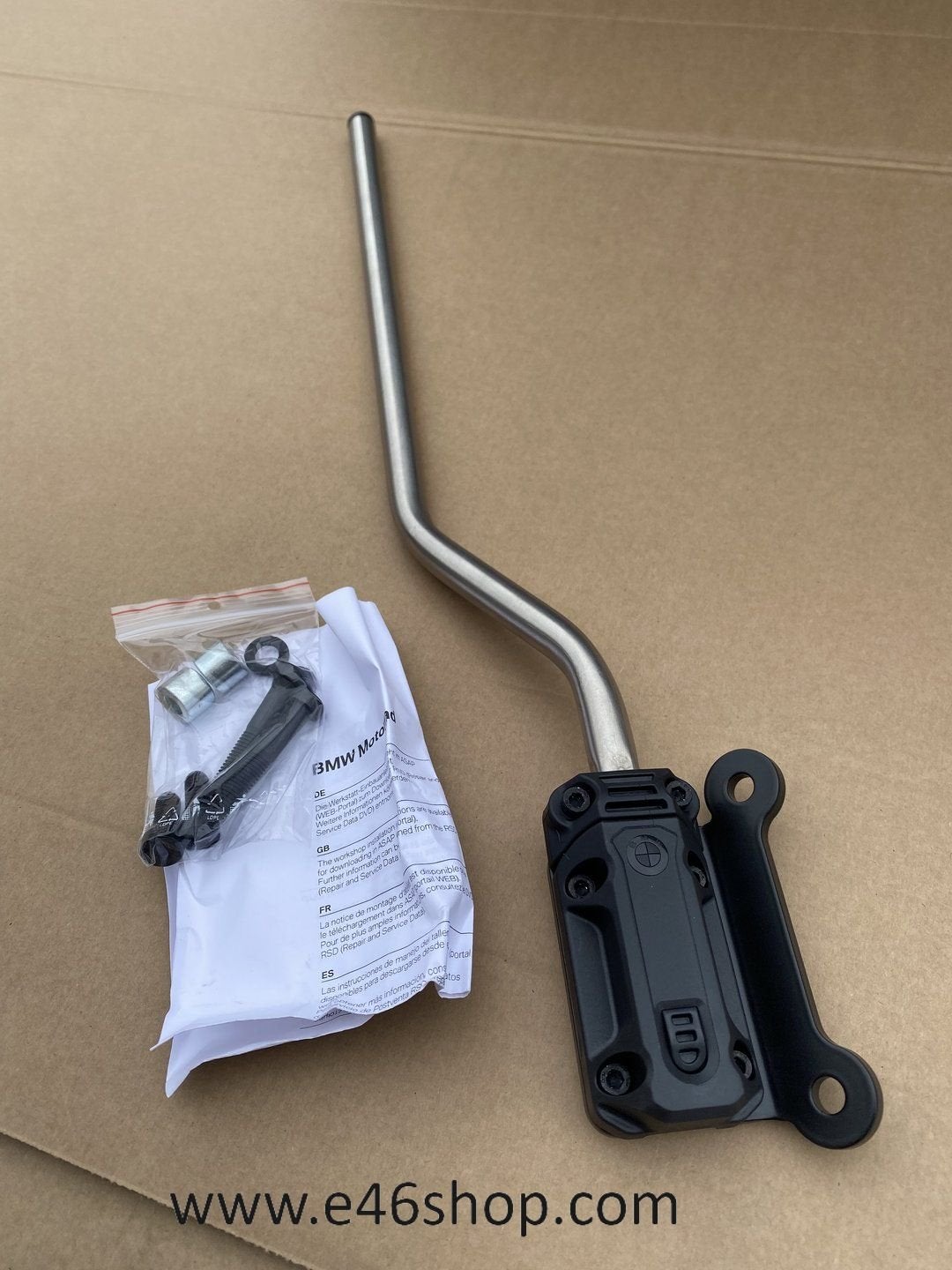 BMW S1000 KOFFER AFSTANDHOUDER RECHTS OEM 77402446913 NIEUW, Motoren, Gebruikt, -, -, Ophalen of Verzenden