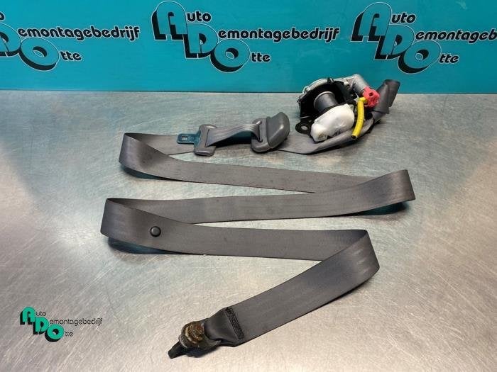 Ceinture de sécurité avant droite d'un Daihatsu Young RV (, Daihatsu, -, 3 mois de garantie, Utilisé