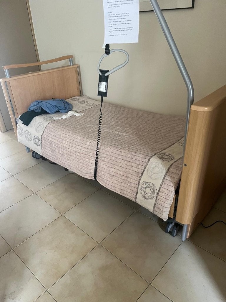 Lit d'hôpital, 100 cm, Beige, Enlèvement, Une personne