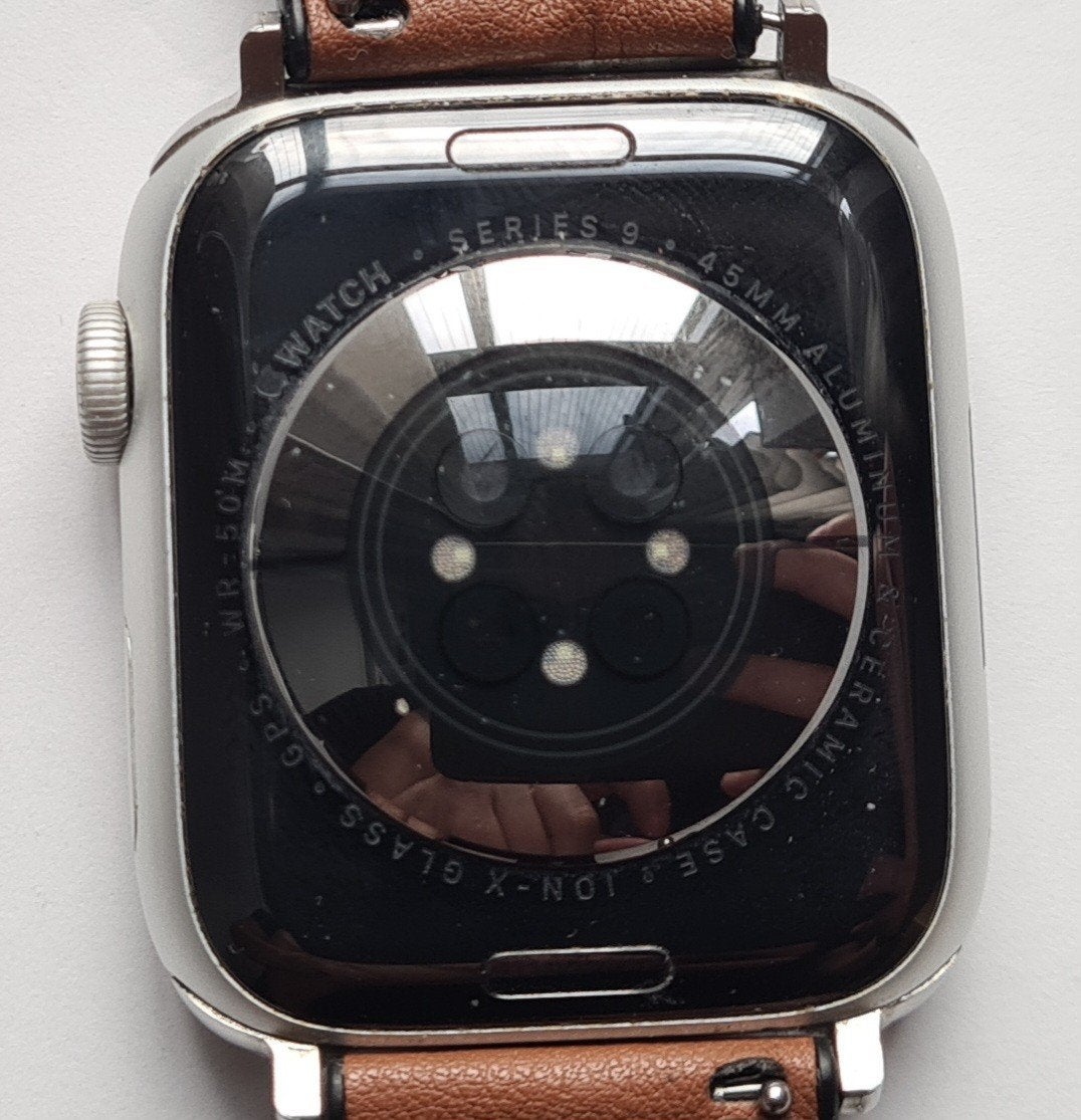 Apple Watch Series 9 (GPS) 45mm van 32gb zilver aluminium ca, Bijoux, Sacs & Beauté, Montres | Hommes, Comme neuf, Argent, Enlèvement