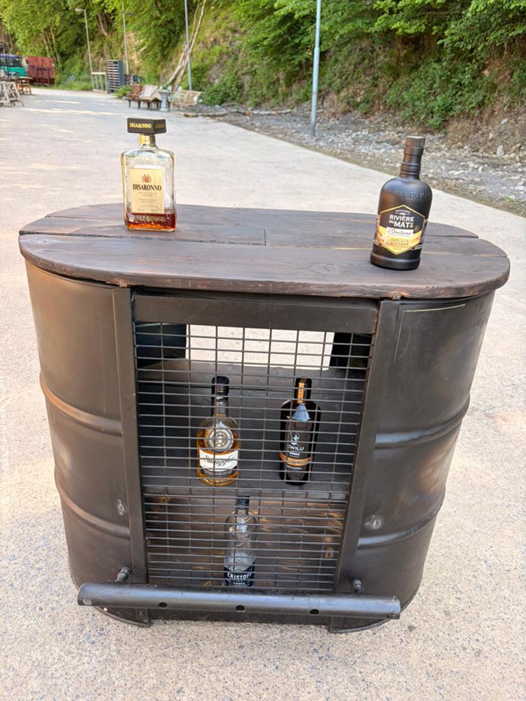 Splendide bar, Enlèvement