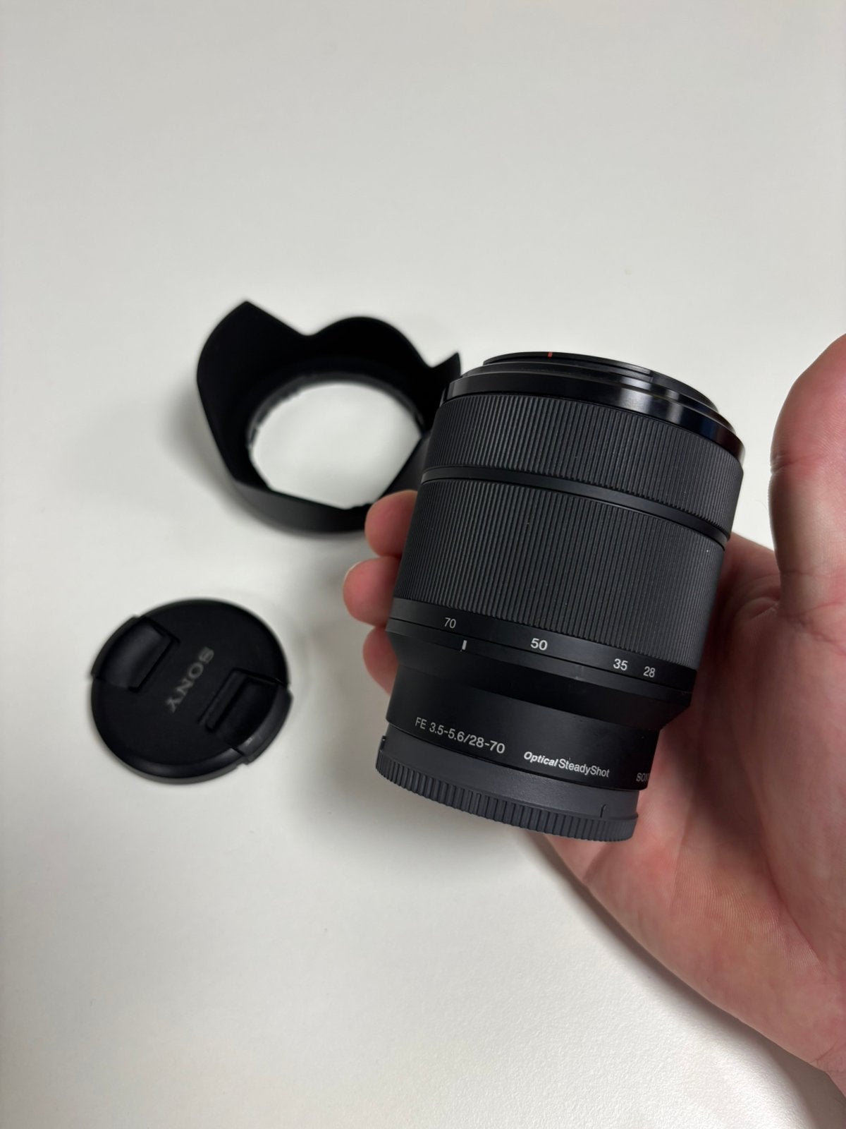 Sony lens FE 3.5-5.6 / 28-70mm, Ophalen, Zo goed als nieuw