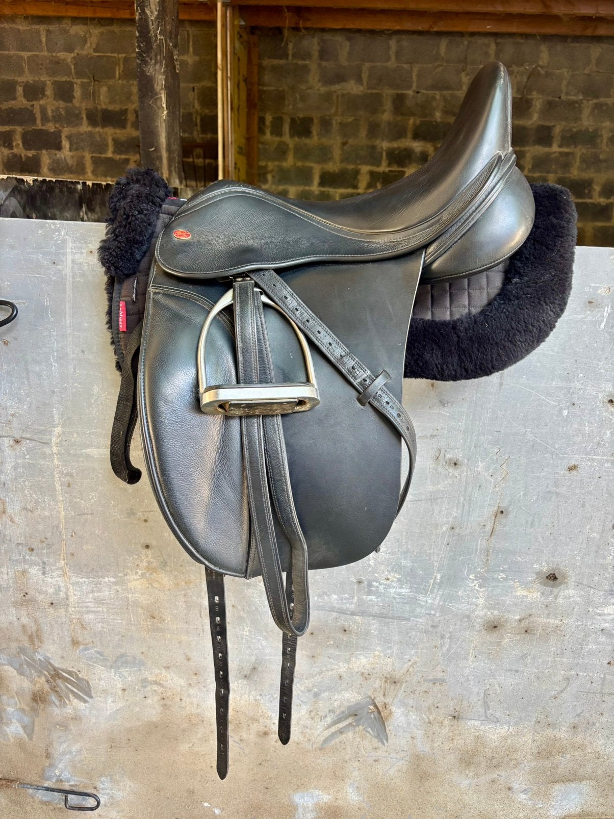 Dressuurzadel Kent & Masters S-series, Dieren en Toebehoren, Paarden en Pony's | Zadels, Ophalen, L (17.5 inch), Gebruikt, Dressuur