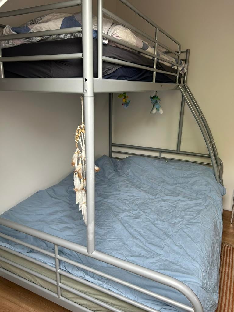 Stapelbed met dubbel bed, Huis en Inrichting, Slaapkamer | Stapelbedden en Hoogslapers, Gebruikt, Stapelbed, Ophalen