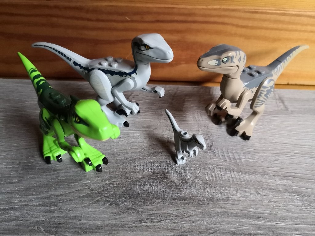 Klein lotje 3 originele Lego dinosaurussen en 1 andere, Ophalen, Lego