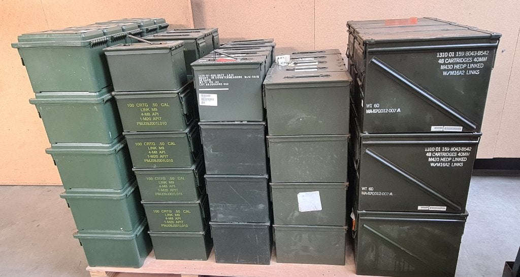 étuis à munitions de différentes tailles, Collections, Objets militaires | Général, Enlèvement
