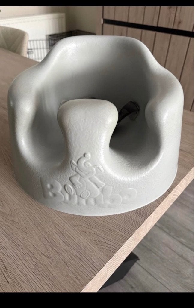 Bumbo seat te koop (grijs), Enlèvement, Comme neuf, Autres types, Ceinture(s)