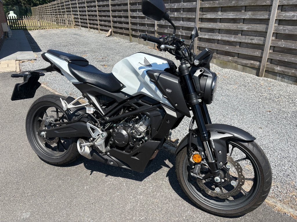 A SAISIR HONDA CB 125 R de 2025, ABS, Occasion, Permis Moto A1 minimum, Particulier