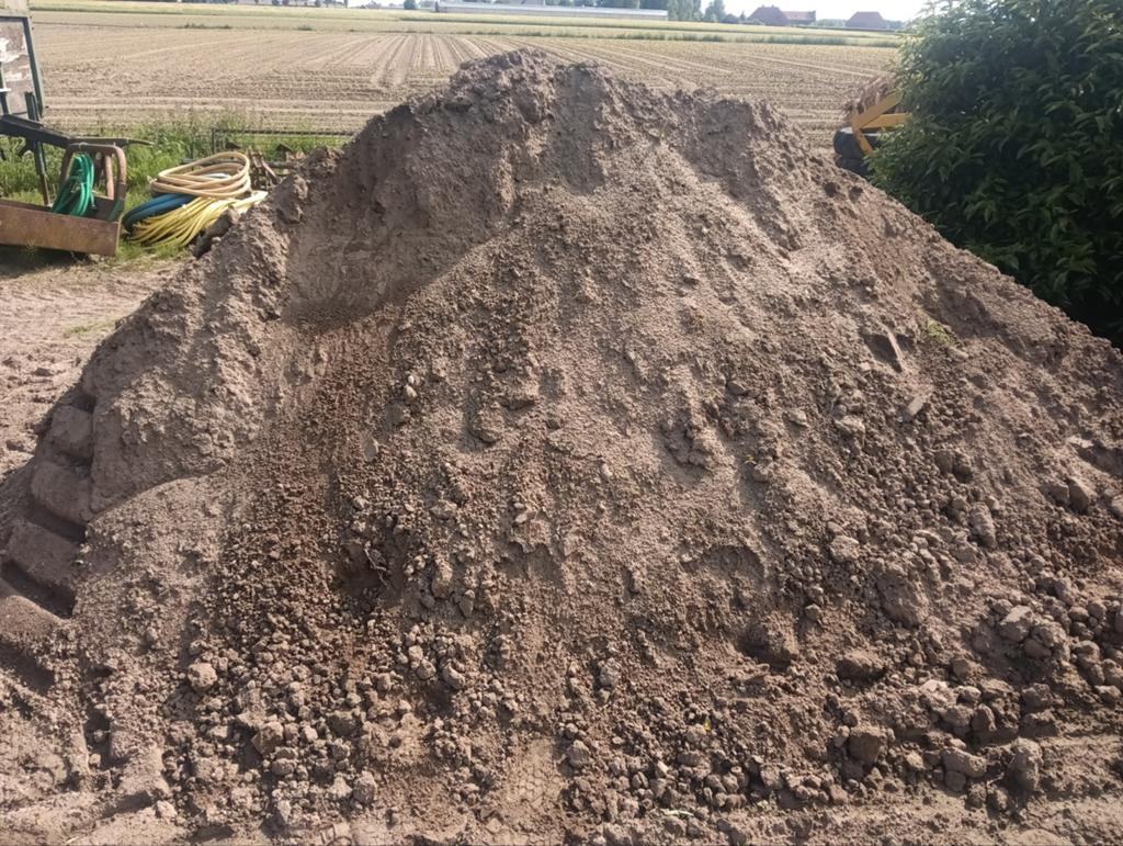 Teelaarde - 12 à 15 ton (geschat), Ophalen