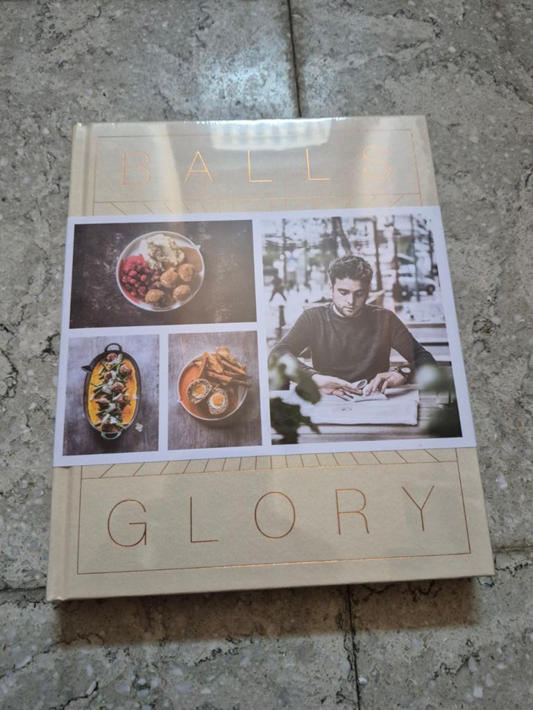 Boek balls & glory, Ophalen of Verzenden