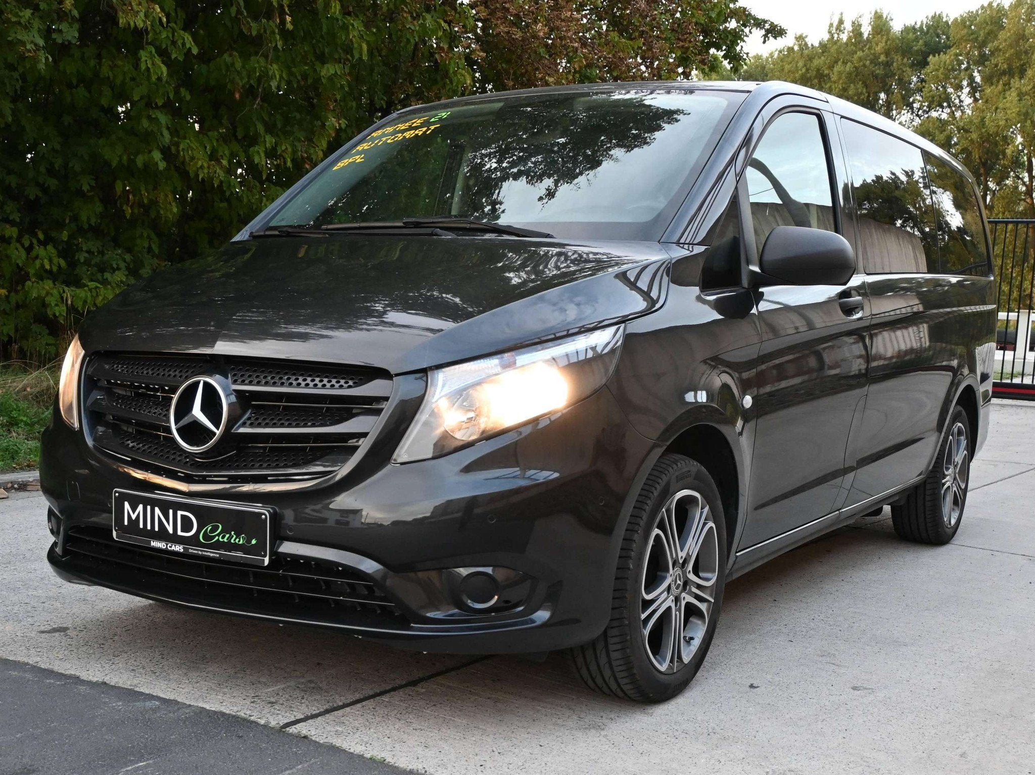 Mercedes-Benz Vito 2.0 9G Auto - 8 Places - Carplay - Attach, 4 deurs, Stof, Gebruikt, 4 cilinders