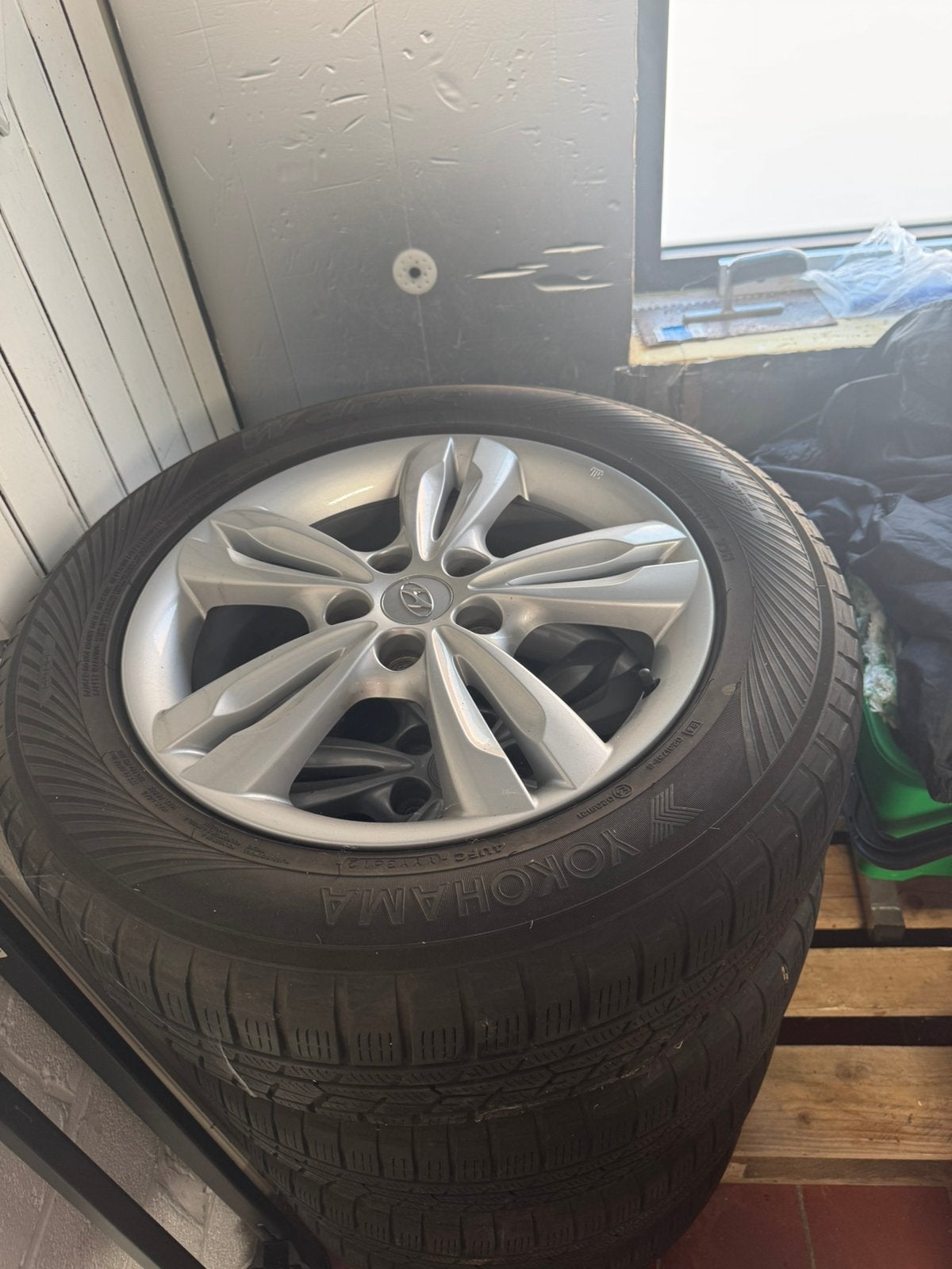 Hyundai velgen met gloednieuwe banden!, Auto-onderdelen, Banden en Velgen, Ophalen, Nieuw, Banden en Velgen