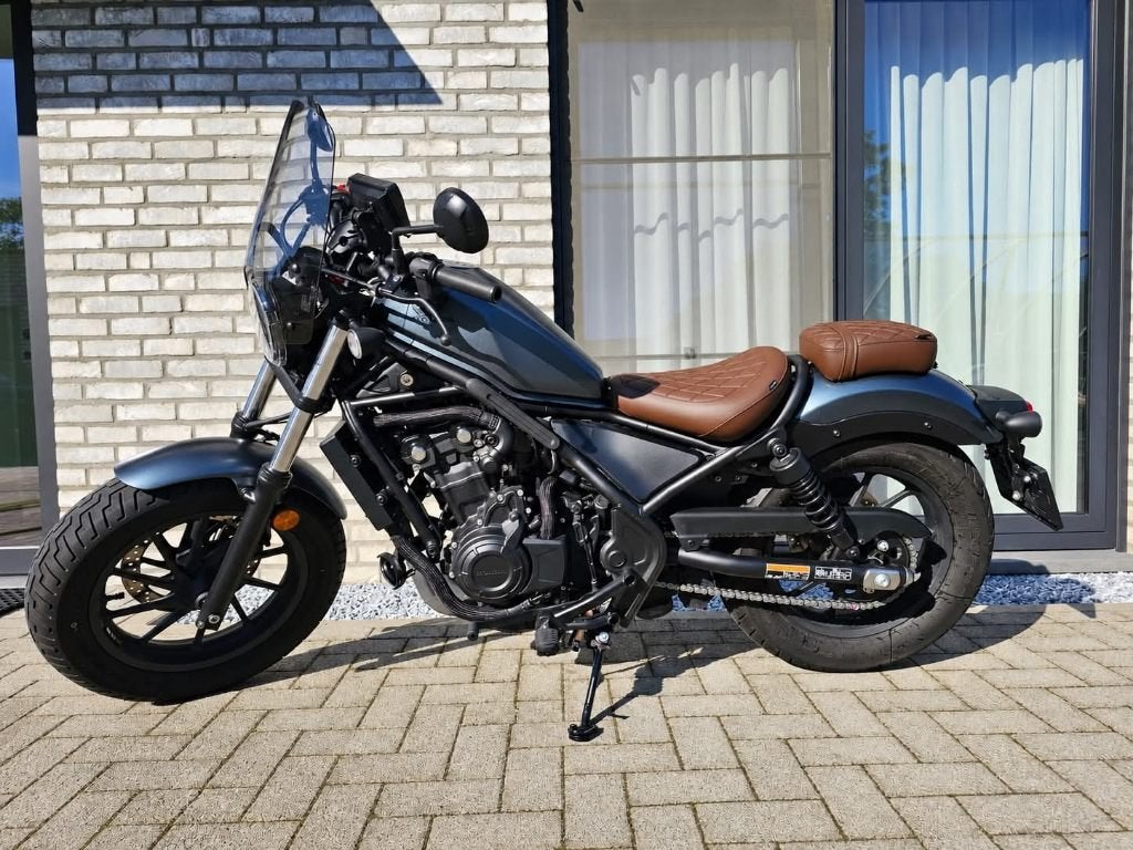 RÈGLE 500 20-25 CM, Motos, Tourisme, 2 cylindres, Permis Moto A2 minimum, 12 à 35 kW