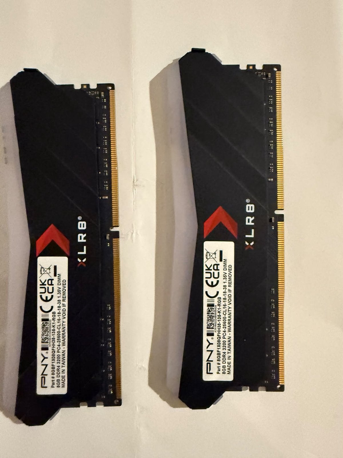 PNY XLR8 DDR4 RAM-kit voor gaming — (2  8 GB) — 3200 MHz, Computers en Software, DDR4, Ophalen of Verzenden, Zo goed als nieuw