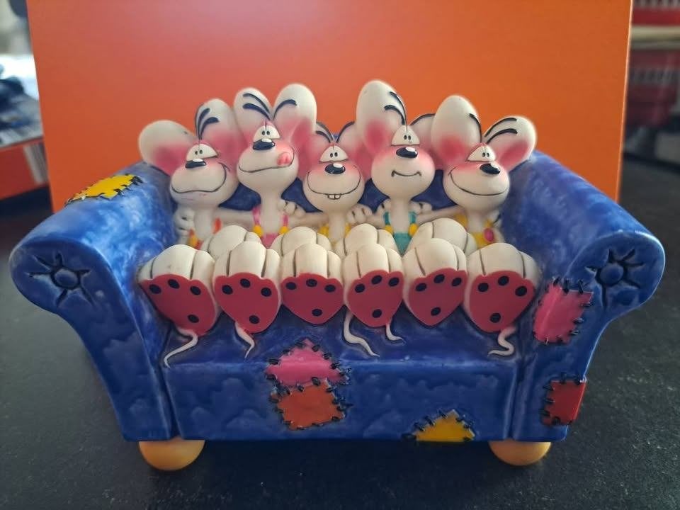 DIDDL, Leuke spaarpot met muisjes op de bank, Verzamelen, Spaarpotten, Ophalen of Verzenden, Zo goed als nieuw
