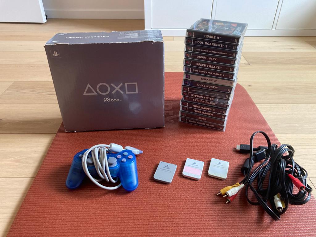 PsOne met 15 games, 2 controllers en 3 MC, Games en Spelcomputers, Games | Sony PlayStation 1, 2 spelers, Ophalen, Gebruikt, Eén computer