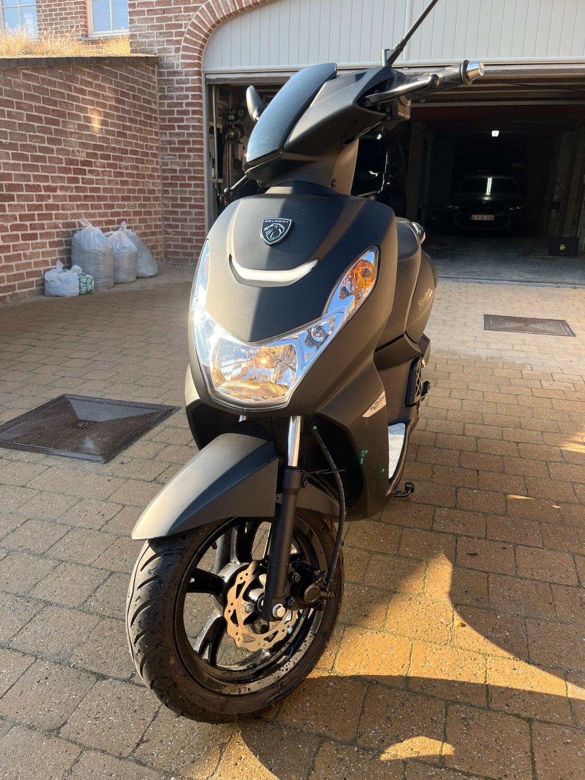 Peugeot kisbee black edition, Ophalen, Overige modellen, Benzine, 50 cc