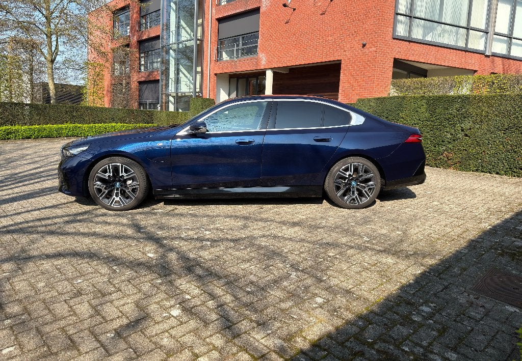 BMW 550e xDrive | 490 pk | Full Option | 35.000km, Auto's, BMW, Particulier, 5 Reeks, 360° camera, 4x4, ABS, Achteruitrijcamera