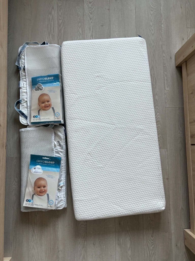 Matelas, protège-matelas et draps Aerosleep, Régulation de l'humidité, Garçon ou Fille, Enlèvement ou Envoi, Comme neuf