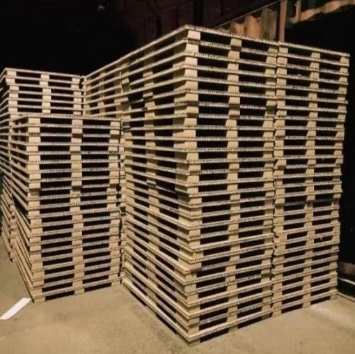 100 kartonnen palletten, Articles professionnels, Articles professionnels Autre, Enlèvement