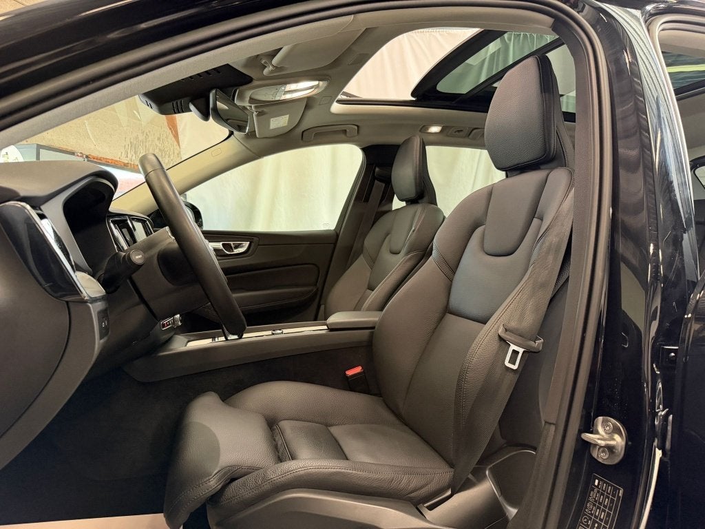 Volvo XC60 T8 AWD Plus Dark Versie 335 KW PHEV, Autos, Volvo, Cuir, Achat, Entreprise, Garantie prolongée