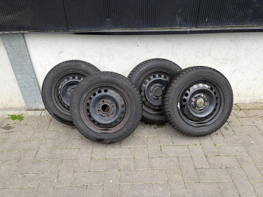 Continental 175/65 R14 82T nieuw + stalen velgen, Auto-onderdelen, Banden en Velgen, Ophalen, 14 inch, 175 mm, Banden en Velgen