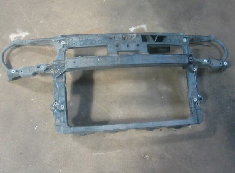 VOORFRONT Volkswagen Polo IV (9N1 / 2/3) (01-2001/12-2012), Berliner Ring 2 38440 Wolfsburg, DE, Volkswagen, Volkswagen AG, Utilisé