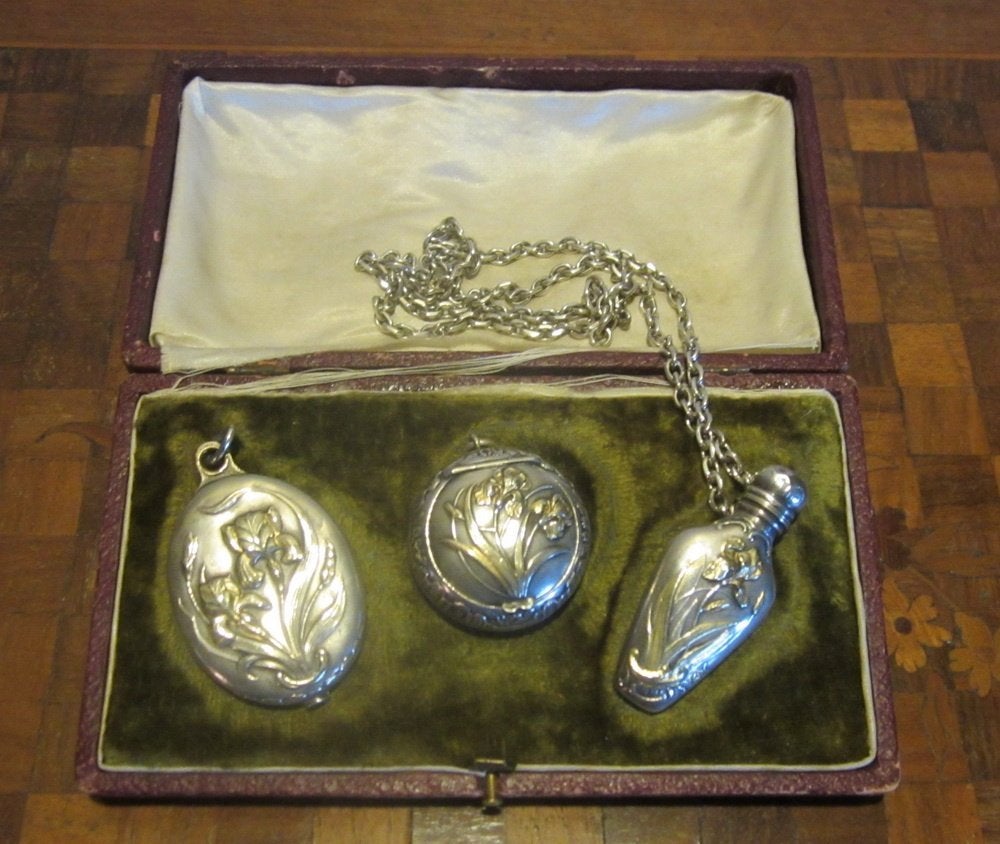 set Art nouveau à décor d'iris, en métal argenté, Enlèvement ou Envoi, Autres matériaux, Autres types