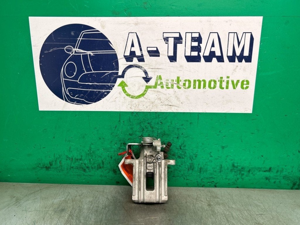 REMKLAUW RECHTS ACHTER Audi A4 Avant (B6) (01-2001/01-2005), Info@audi.de, Audi, Audi AG, Gebruikt