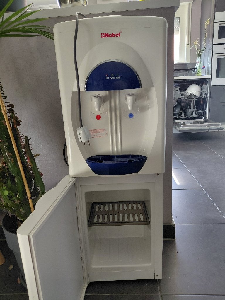 Drinkfontijn, Elektronische apparatuur, Ophalen, Zo goed als nieuw, Waterkoeler