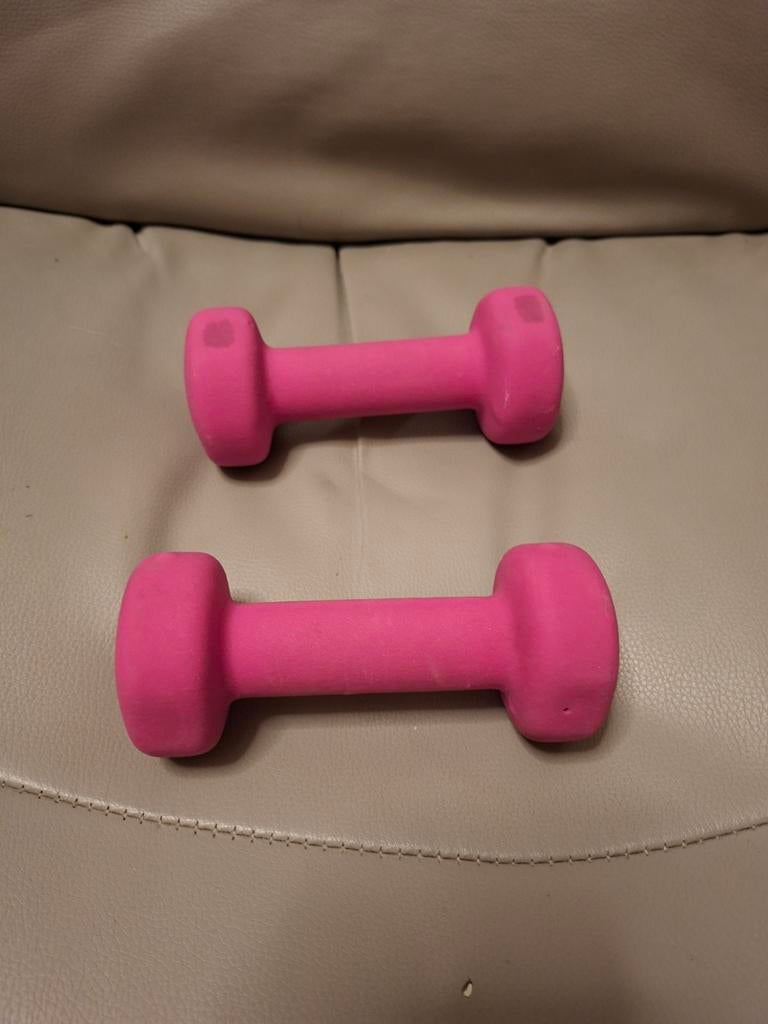 2 gewichtjes van 1kg in Rooze van kaytan, Sport en Fitness, Ophalen, Gebruikt, Armen, Dumbbell