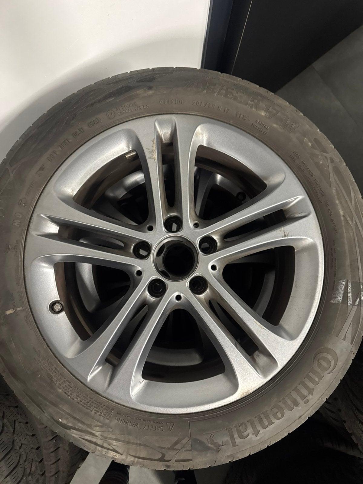 Jantes Mercedes OEM 17” + Continental 205/55 R17, Pneus été, Enlèvement, Pneu(s), 17 pouces