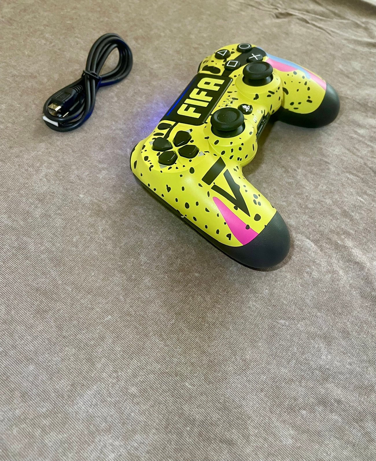 Manette PS4 Personnalisée, Consoles de jeu & Jeux vidéo, Enlèvement ou Envoi, Comme neuf