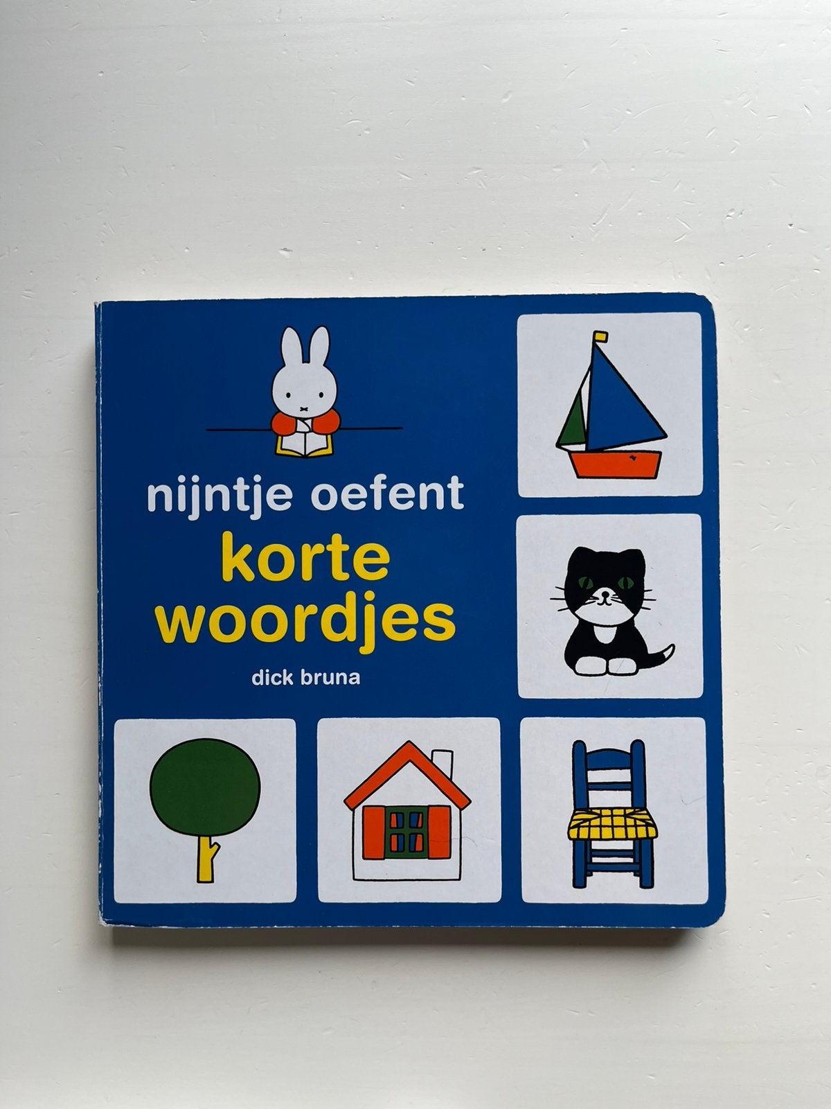 Nijntje oefent korte woordjes van Dick Bruna, Boeken, Ophalen of Verzenden, Gelezen, 1 tot 2 jaar